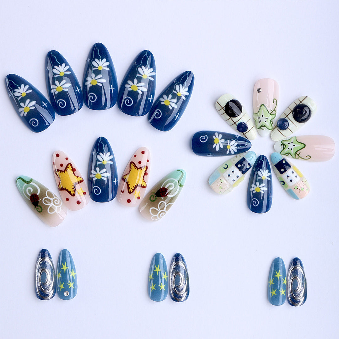 Kunstfingernägel mit Kreativen Maritimen Designs und 3D-Elementen Karnz