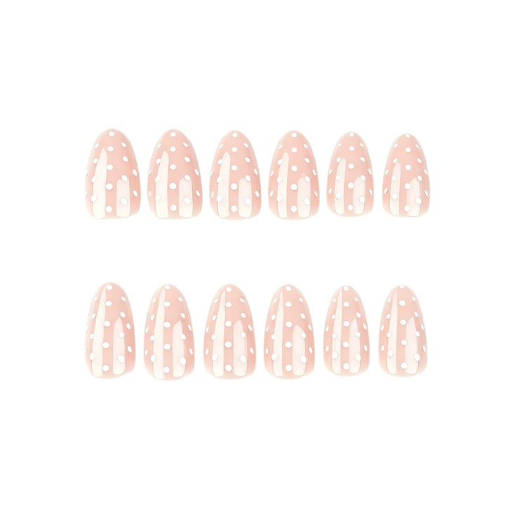 Elegante mandelförmige Nagelkunstverzierungen Karnz 1789915539