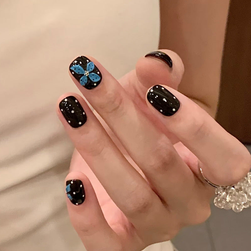 Blumenverzierte Press-On-Nagelset Karnz