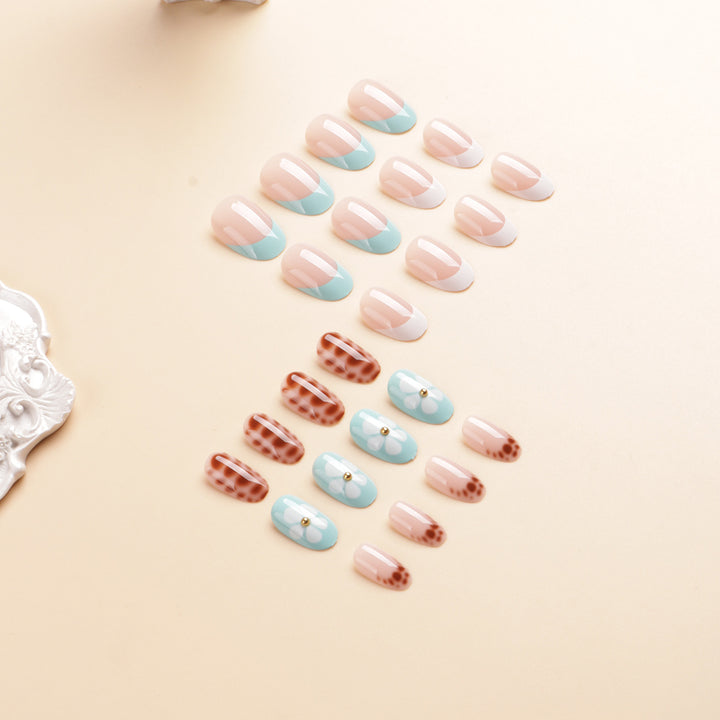 Künstlerisches Floral Acryl Press-On Nail Set Karnz