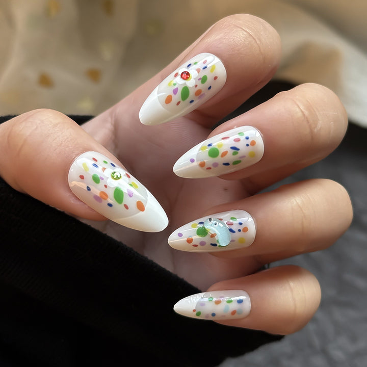 Farbenfrohes Künstlerisches Press-On-Nagelset Karnz
