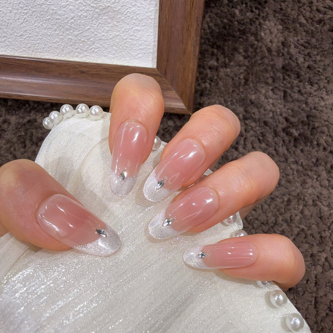 Elegante French Tip Press-On Nägel Karnz