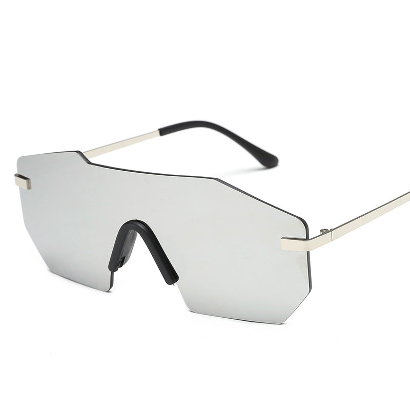 Damen Oversized-Sonnenbrille im futuristischen Design Karnz