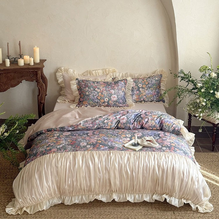 Florale Bettwäschegarnitur mit Vintage-Malerei-Print, Volantkissen und geraffter Tagesdecke