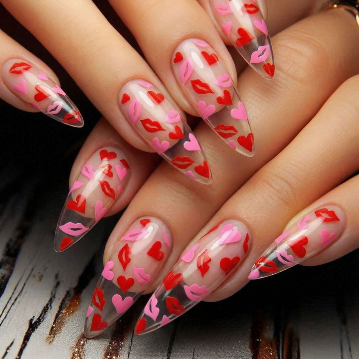 Künstliche Nagelspitzen mit Herzen Motiven Karnz
