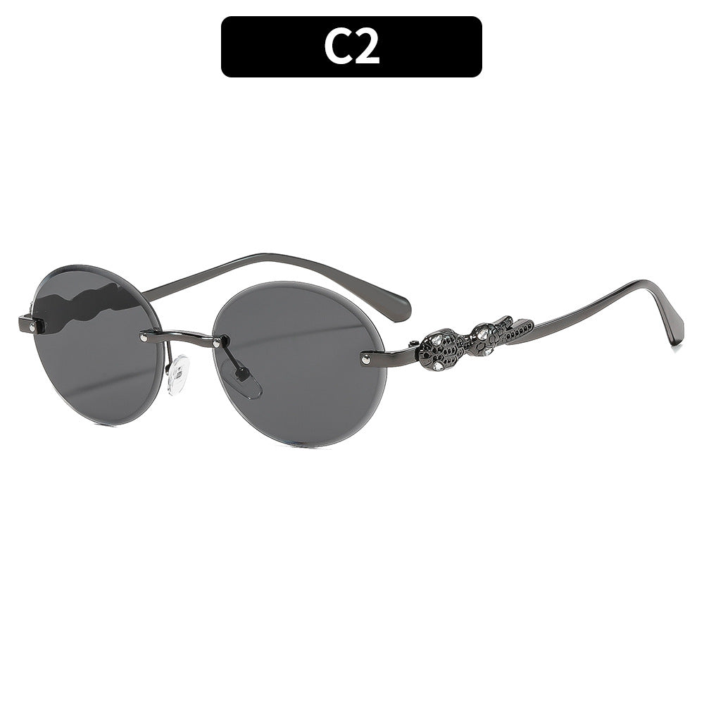 Modische runde Sonnenbrille mit kunstvollen Details