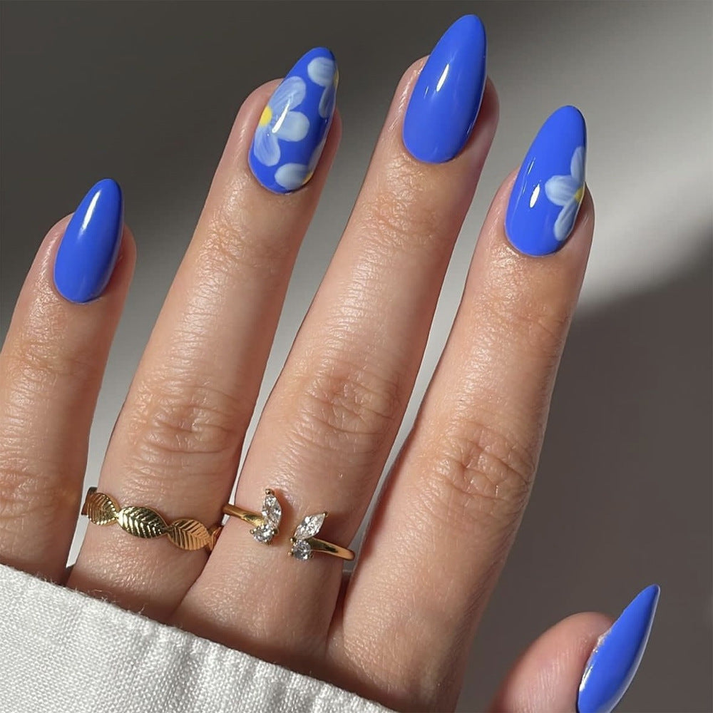 Künstlerisches Floral Nagelset Karnz