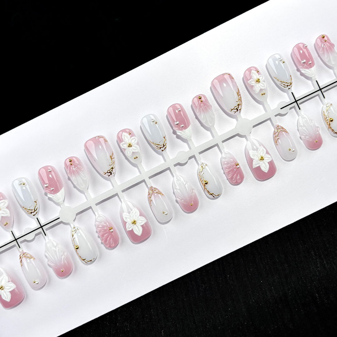 Elegantes dekoratives Press-On-Nageldesign-Set