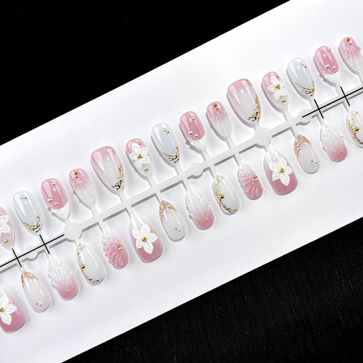 Elegantes dekoratives Press-On-Nageldesign-Set