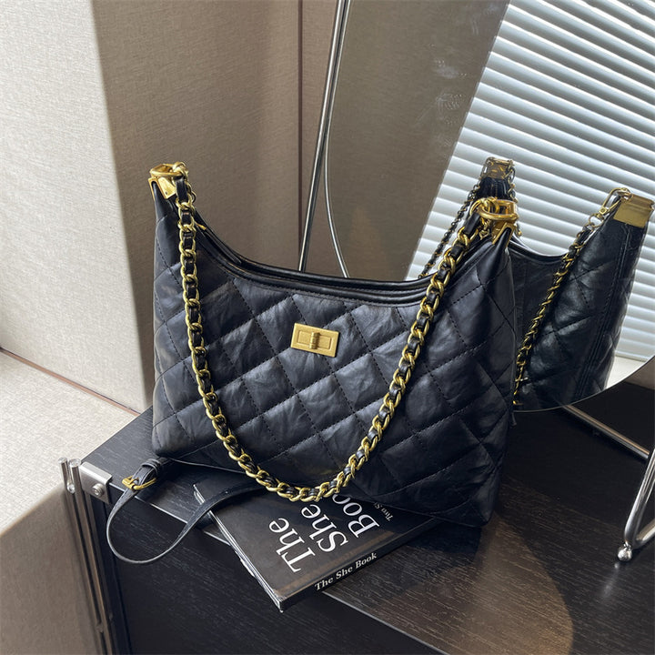 Gestepptes Schultertasche mit Kettenhenkel