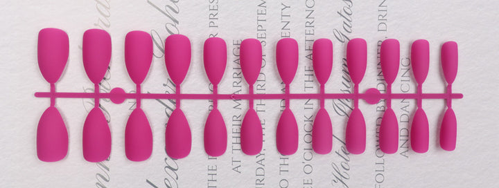 Stiletto Press-On Nail Set Karnz
