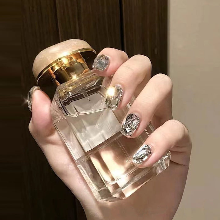 Dekoratives Press-On Nagelkunst-Set Karnz