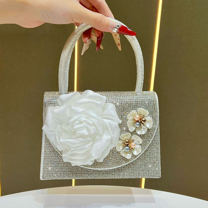 Blumengeschmückte Handtasche für den Abend