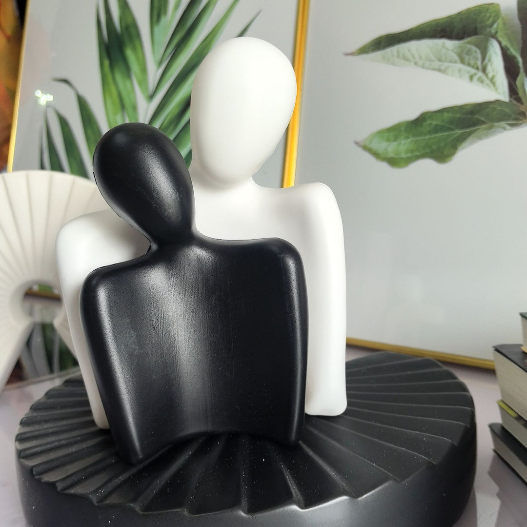 Künstlerische Dualfigur Dekoration Karnz