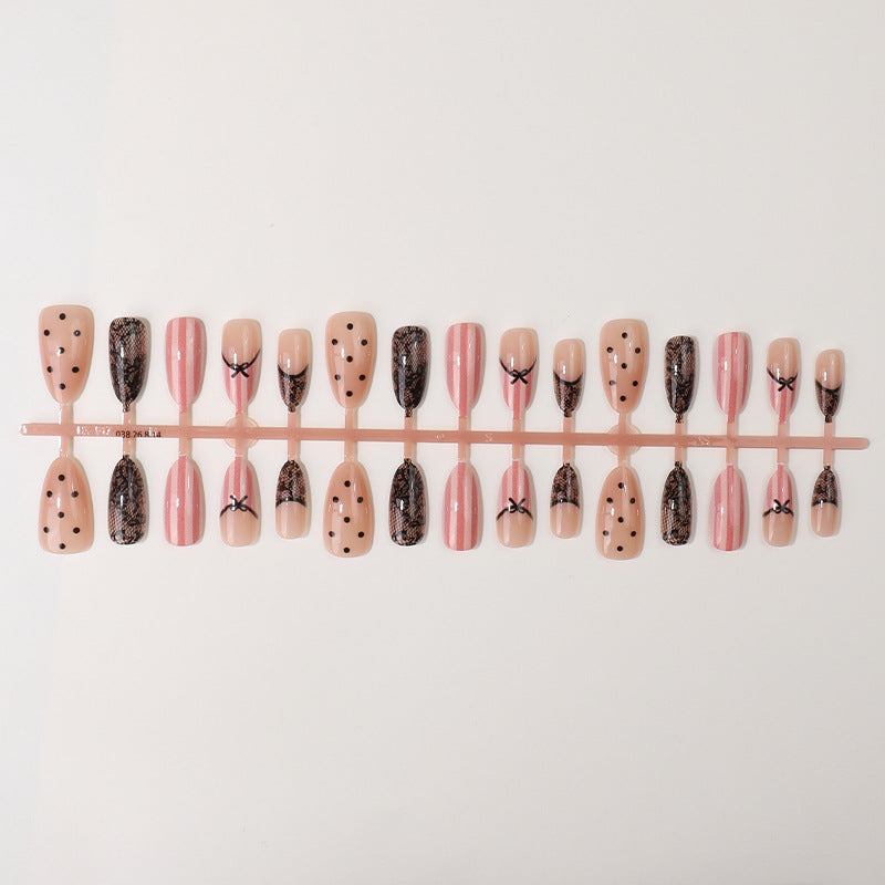 Elegante von Spitze inspirierte Presse-Nagel-Set Karnz