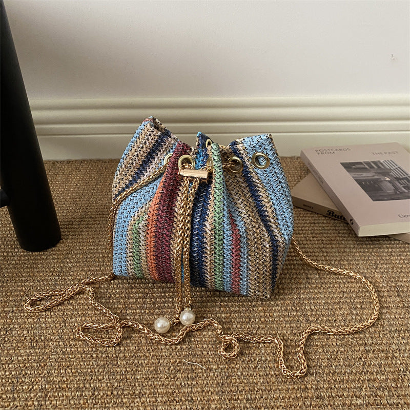 Künstlerisch gewobene Bucket Bag