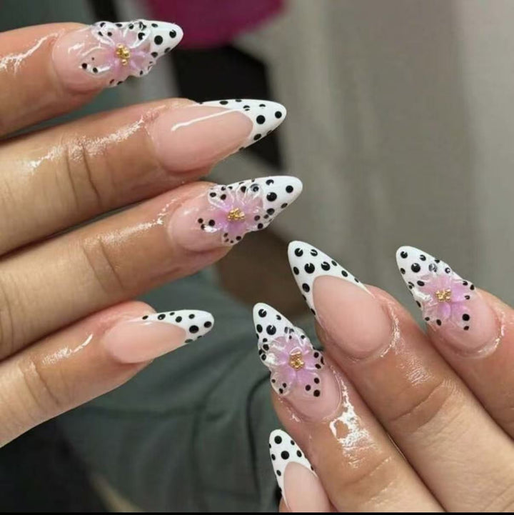 Floral Design Press-On Nail Art Set Karnz