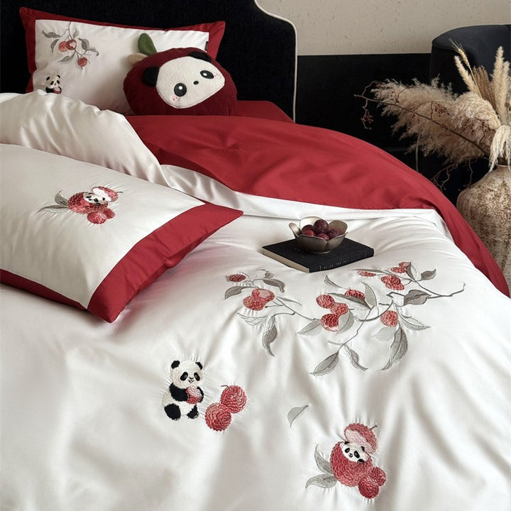 Bestickte Baumwollsatin-Bettwäschegarnitur mit floraler Apfel- und Panda-Applikation Karnz