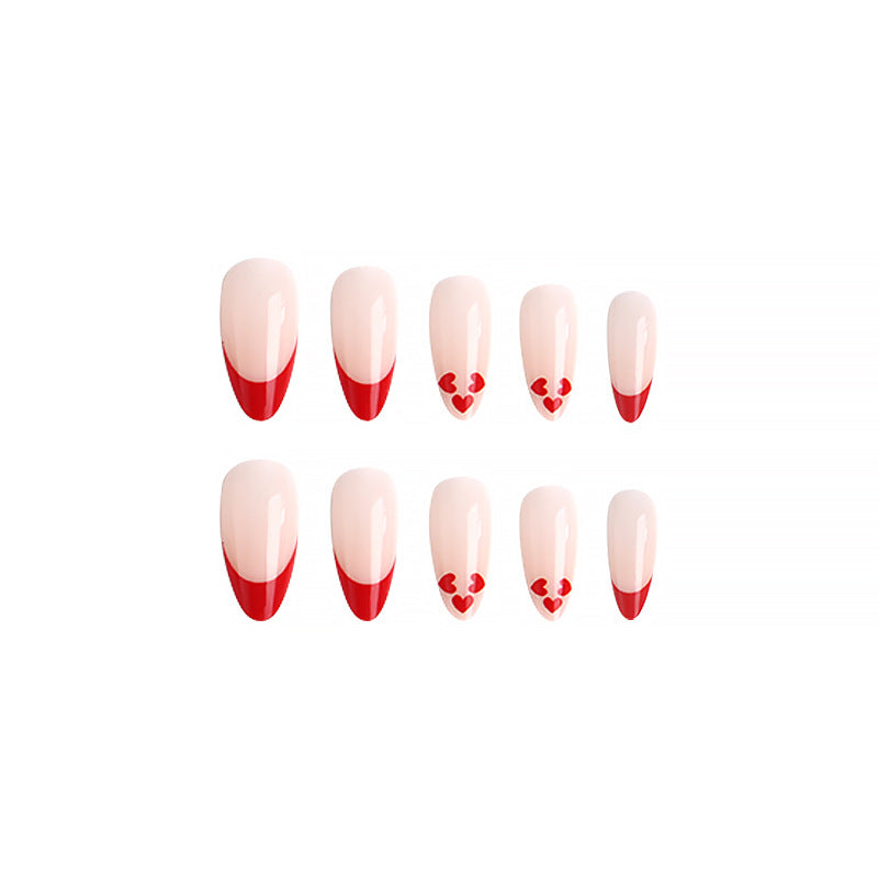 Kreative Herz-Nagelspitzen Karnz