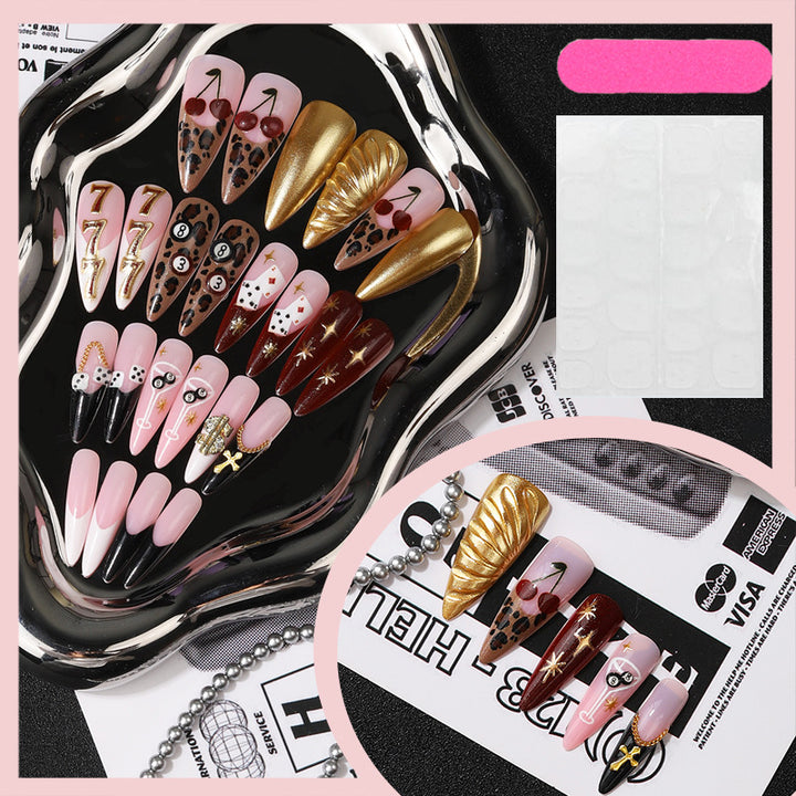 Glamouröse Dekorative Press-On Nagelspitzen Karnz
