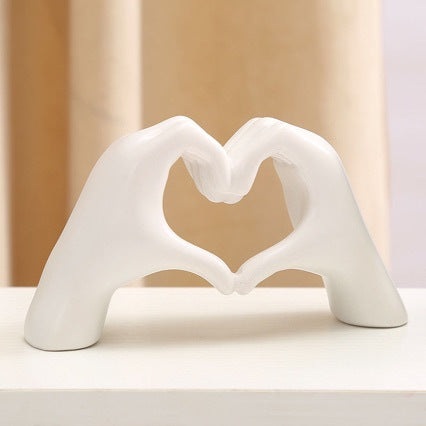Dekorative Herz-Hand Statue Karnz
