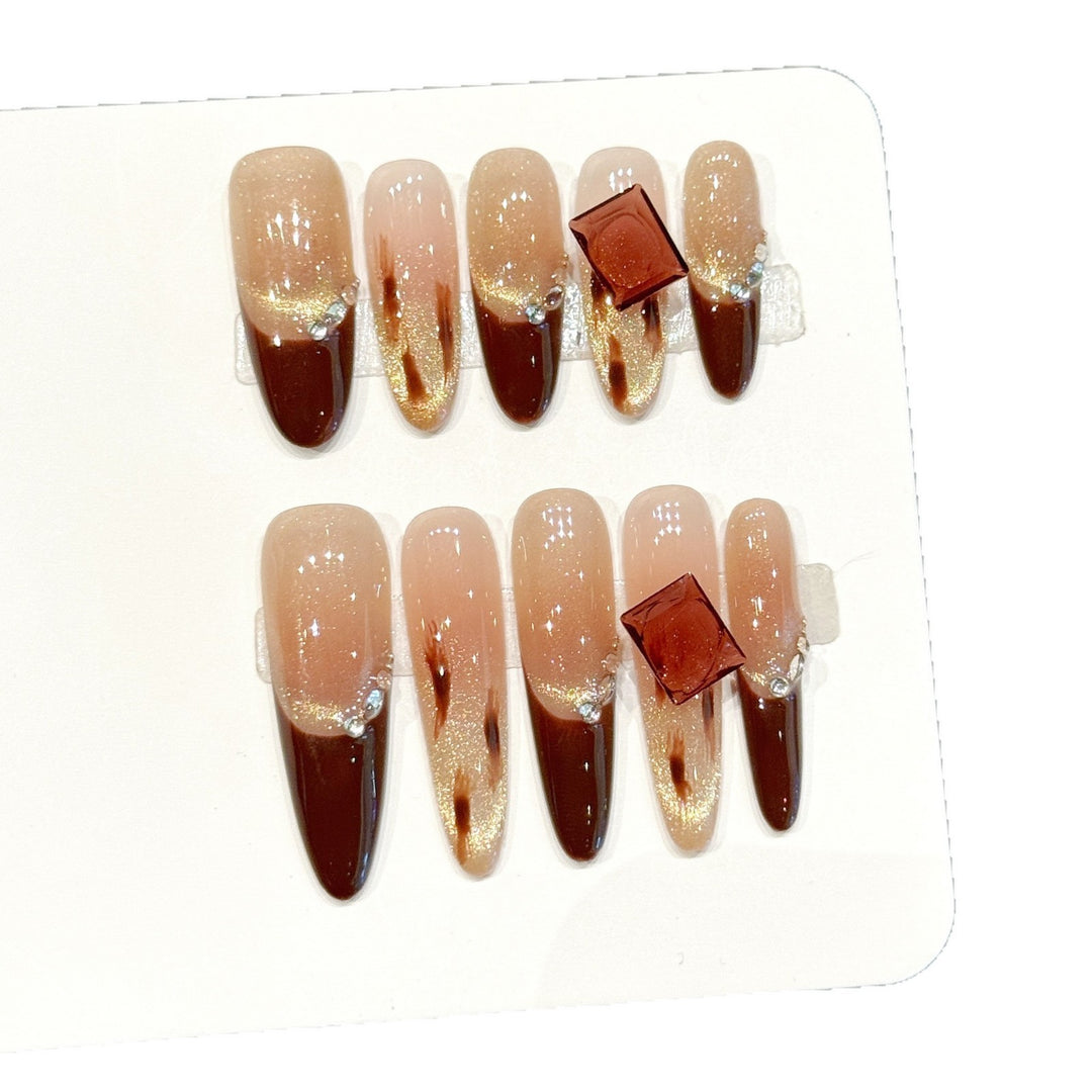 Luxuriöses Press-On Nagelkunst-Set mit glitzernden Akzenten