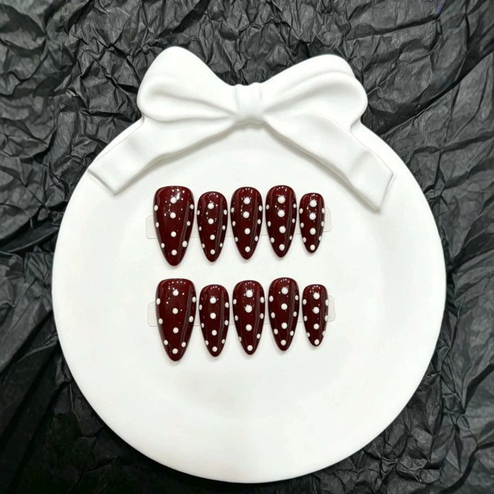Stylisches Polka-Dot Press-On-Nagelset