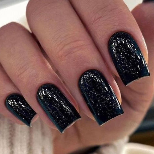 Glitzernde Nagelkunst-Verzierungen Karnz