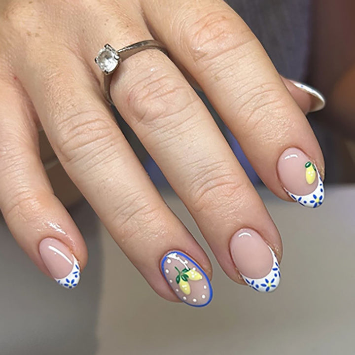 Kreative Nagelkunst mit fruchtigem Akzent Karnz