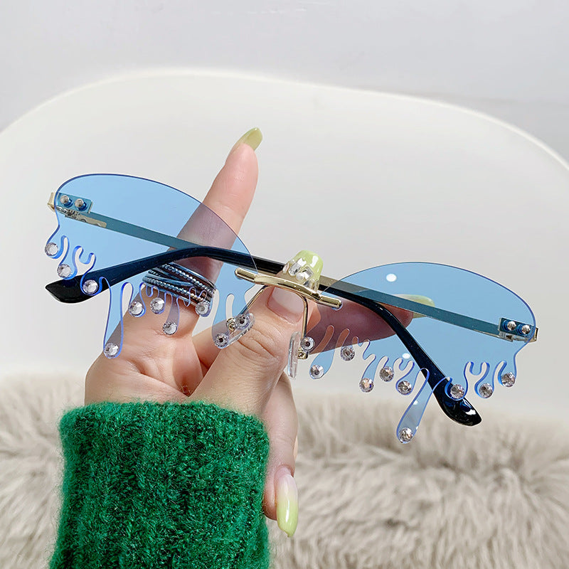 Damen auffällige Sonnenbrille im flüssigen Design Karnz