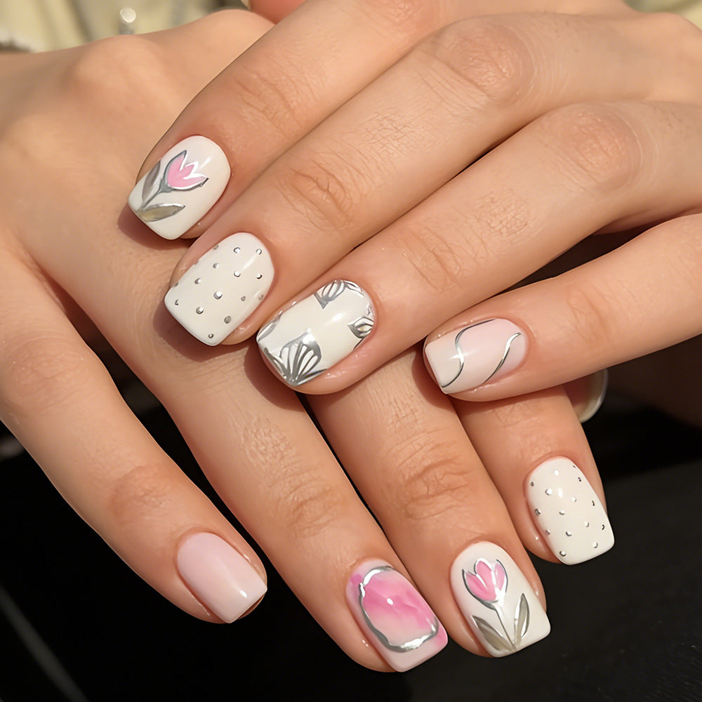 Elegantes Floral Design Gel Nail Art Karnz