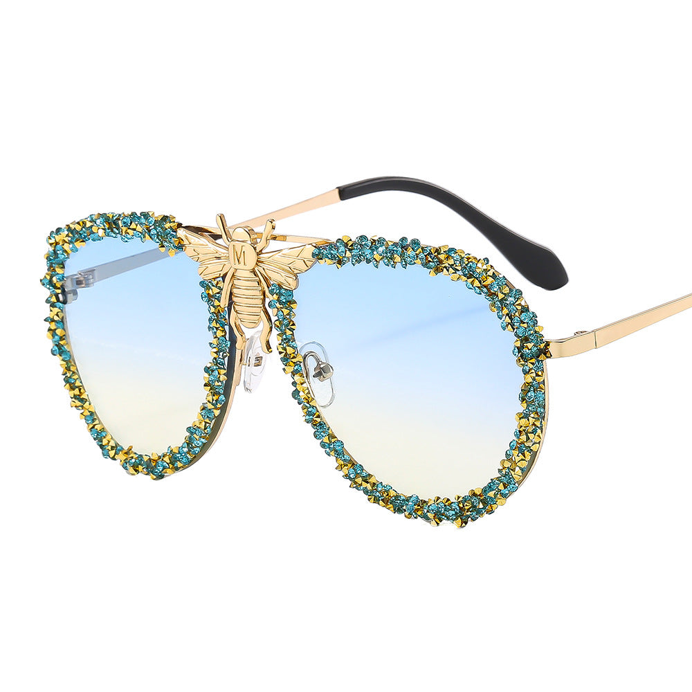 Damen Glamouröse Oversize-Sonnenbrille mit einzigartigem Schmuckrahmen Karnz