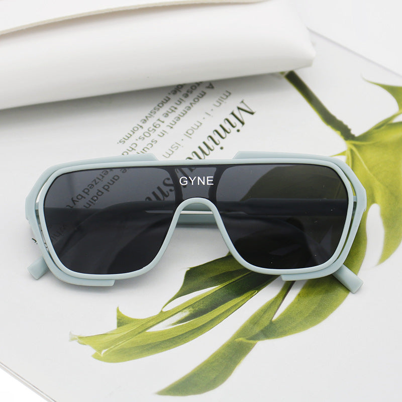 Damen Sportliche Sonnenbrille mit modernem Design Karnz