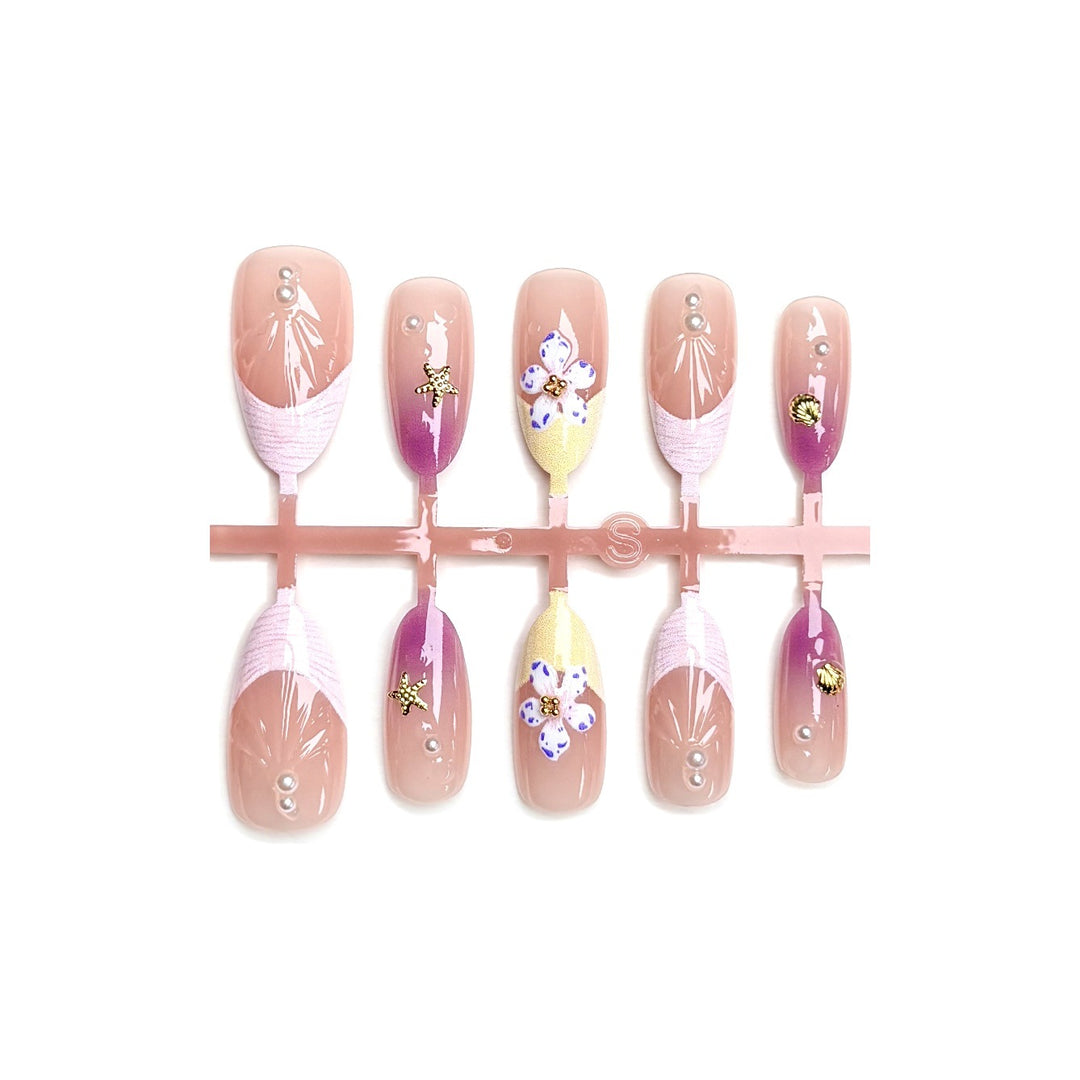 Elegantes Blumen Press-On Nail Design Set