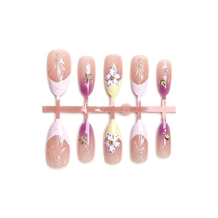 Elegantes Blumen Press-On Nail Design Set