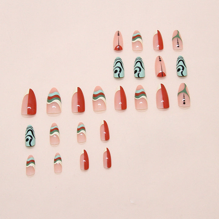 Künstlerische Nagelkunst Karnz