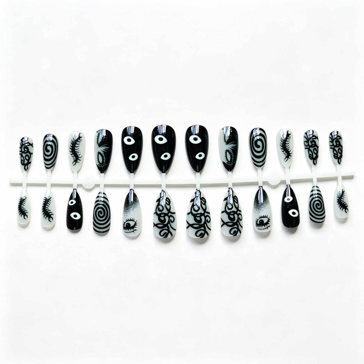 Künstlerisches von Halloween inspiriertes Nageldesign-Set