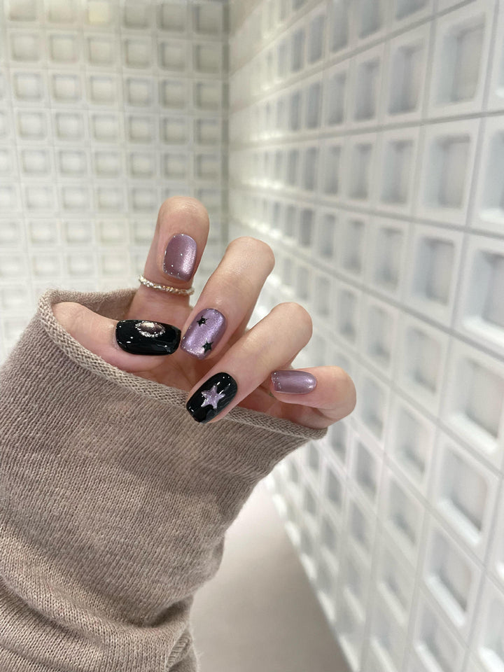 Kunstnägel mit Stilvollem Sternendesign Karnz