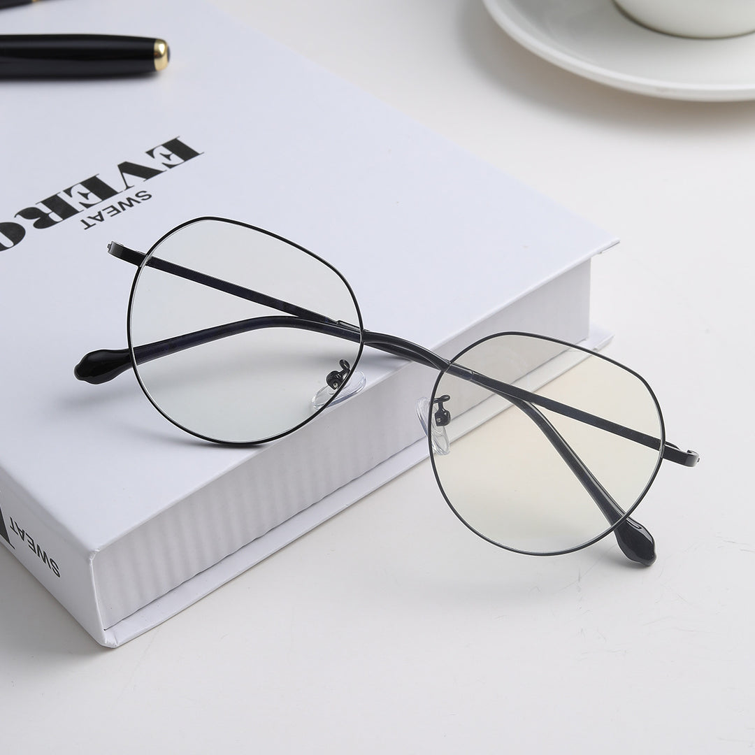 Damen modische Brille im eleganten, minimalistischen Design Karnz