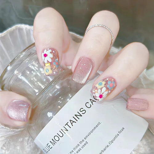 Blumenverzierte Gel-Nagelkunst-Set