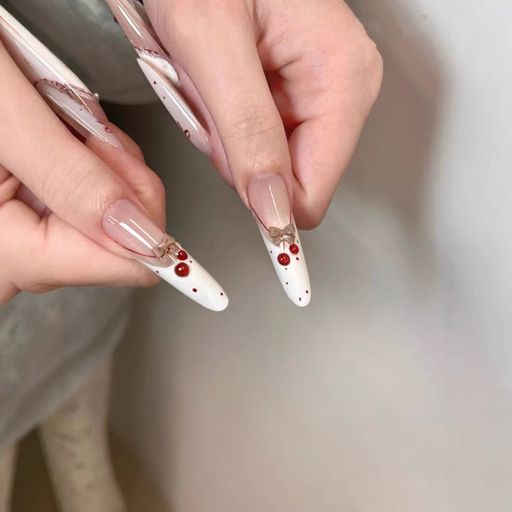 Künstlerische Acryl-Nagelverzierungen