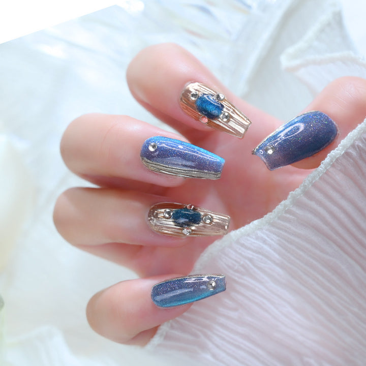 Glitzernde Press-On Nagelkunst Karnz