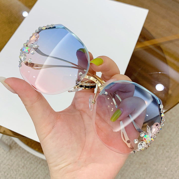 Damen Oversized Sonnenbrille mit dekorativen Steinen Karnz
