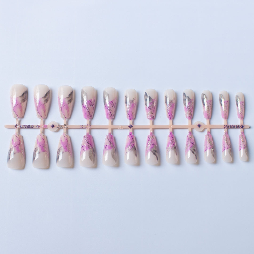 Künstlerisches Nageldesign-Set mit Marmor-Effekt
