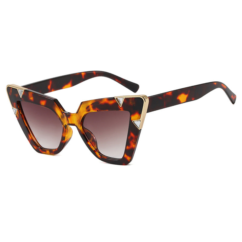 Damen Cat-Eye Sonnenbrille mit luxuriösem Motiv und schützendem UV-Filter Karnz