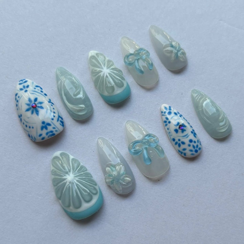 Elegantes Floral-Design Press-On Nagelset Karnz
