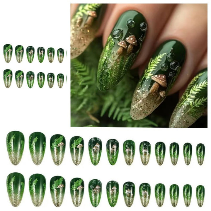 Elegante Kunstnägel mit pflanzlichem Design Karnz
