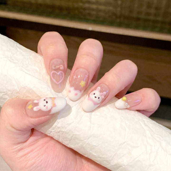Verspieltes Cartoon-Charakter-Nagelkunst-Set Karnz