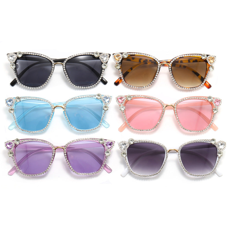 Damen Katzenaugen Sonnenbrille mit funkelnden Kristallverzierungen Karnz