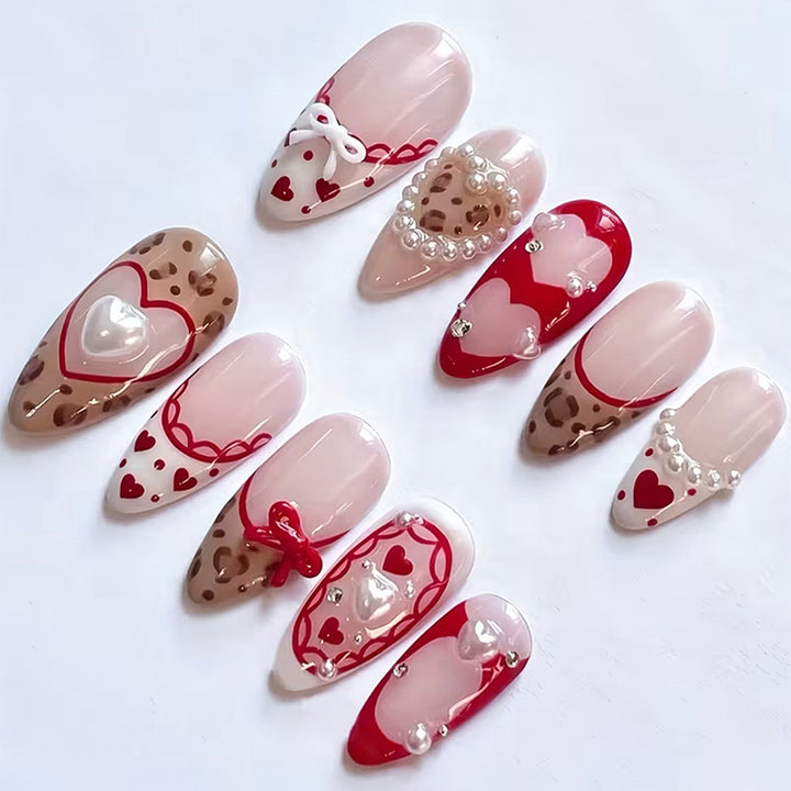 Romantisches Herzförmiges Press-On Nagelkunst Set Karnz
